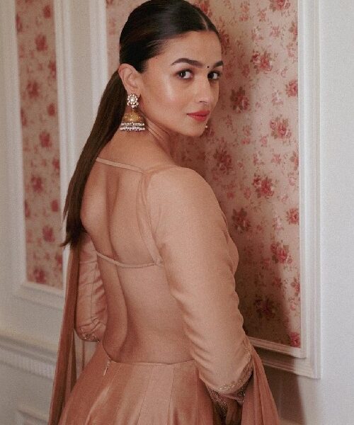 Alia Bhatt Looks Very Pretty in a Backless Manish Malhotra Anarkali Suit