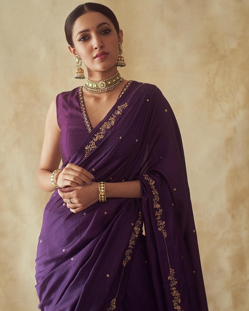Neha Shetty look Beautiful in Purple Saree!