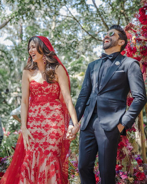 Farhan Akhtar & Shibani Dandekar’s Cozy Wedding In Khandala