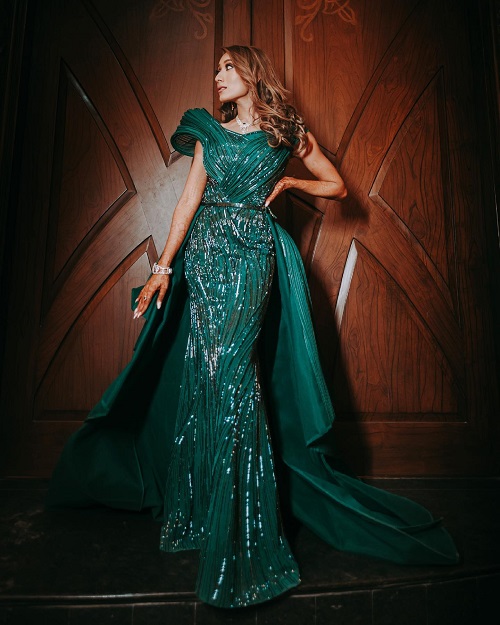 Best Remarkable Gowns For Your Reception Day!