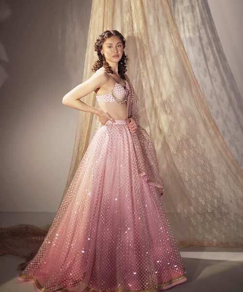 Gorgeous Sangeet Lehenga Outfit Ideas For Bride